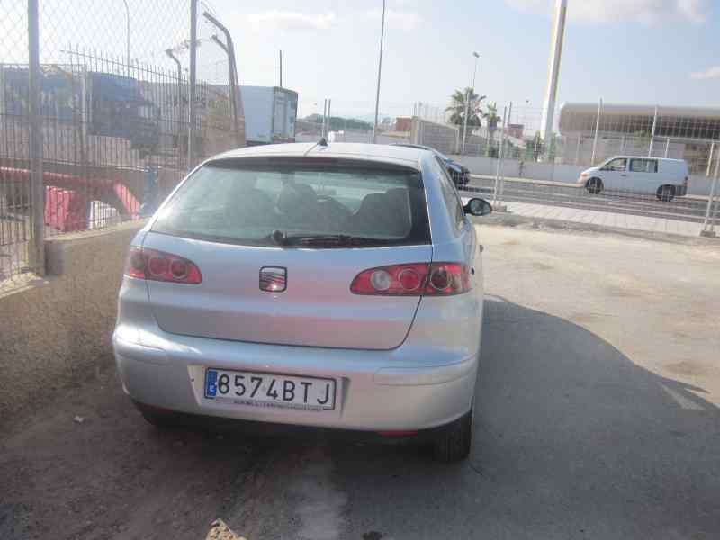 seat ibiza (6l1) del año 2002