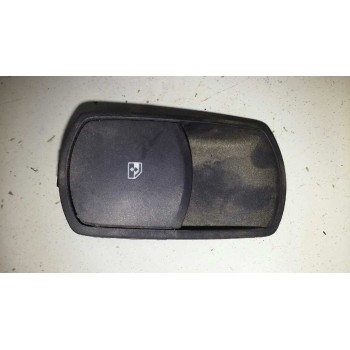 MANDO ELEVALUNAS DELANTERO DERECHO 13189333RW 