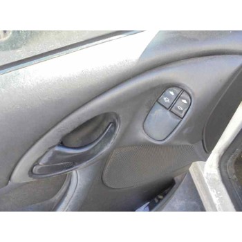 ford focus berlina (cak) del año 2004