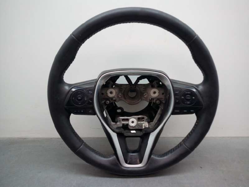 Recambio de volante para toyota corolla (e18) referencia OEM IAM 451000Z340 CON MANDOS 