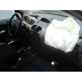 peugeot 206 berlina del año 2002