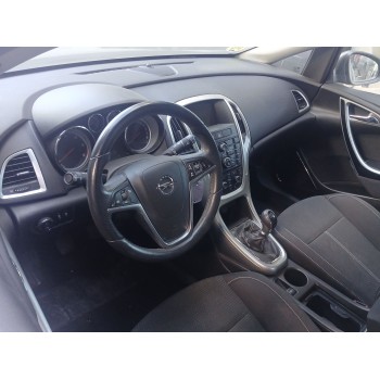 opel astra j (p10) del año 2011