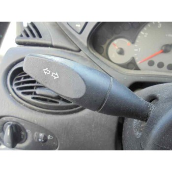 ford focus berlina (cak) del año 2004