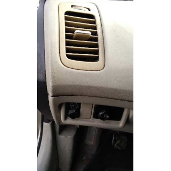 nissan primera berlina (p12) del año 2003