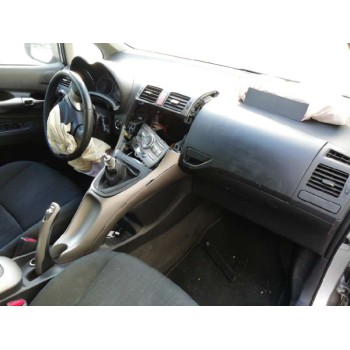 toyota auris del año 2007