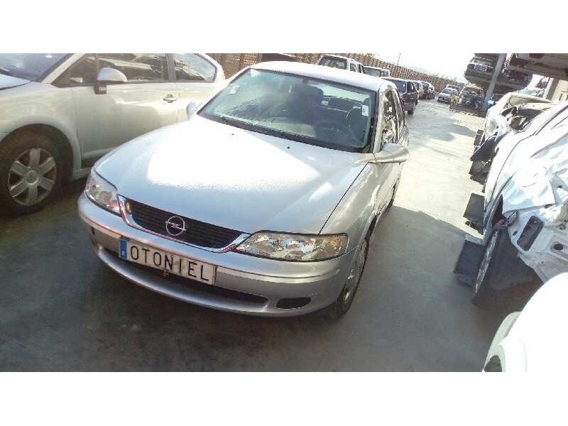 OPEL VECTRA B BERLINA