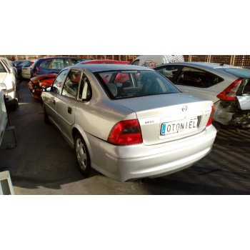 opel vectra b berlina del año 1999