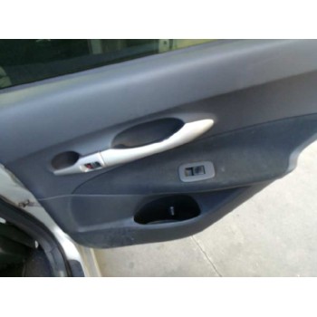 toyota auris del año 2007