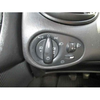 ford focus berlina (cak) del año 2003