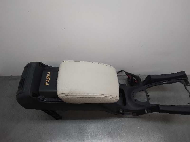 Recambio de apoyabrazos central para saab 9-3 sport hatch aero referencia OEM IAM 307039  