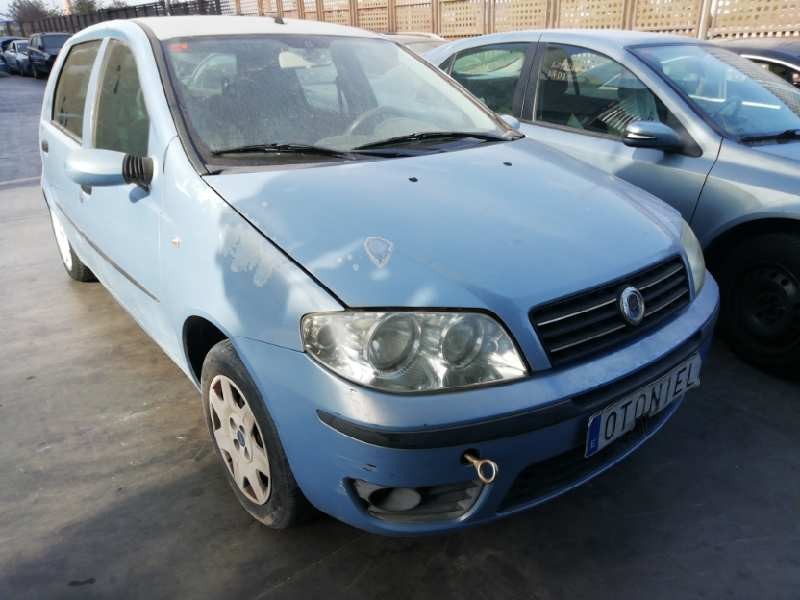 FIAT PUNTO BERLINA (188)