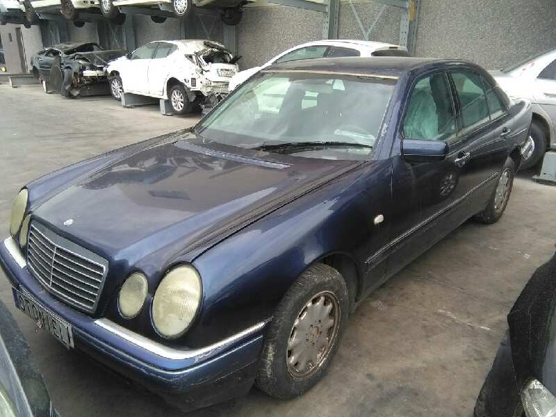 MERCEDES-BENZ CLASE E (W210) BERLINA