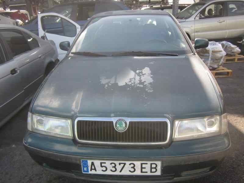 skoda octavia berlina (1u2) del año 1999