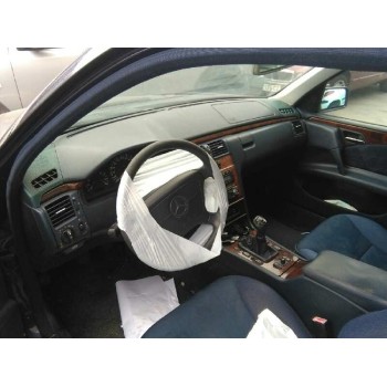 mercedes-benz clase e (w210) berlina del año 1999