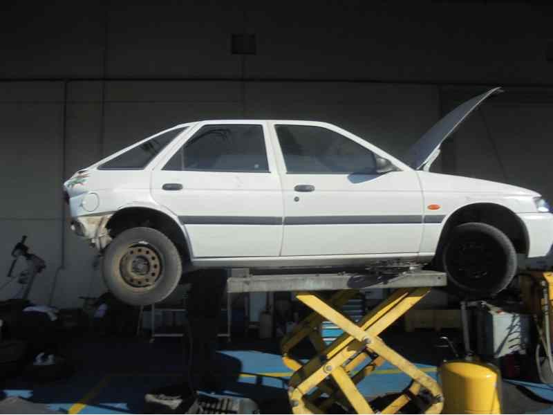 ford escort berlina/turnier del año 1995