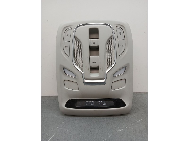 Recambio de luz interior para mg zs luxury referencia OEM IAM   