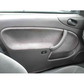 saab 9-3 berlina del año 2001