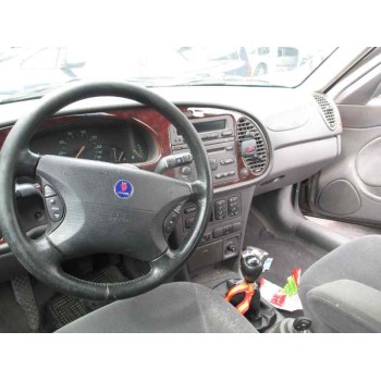 saab 9-3 berlina del año 2001