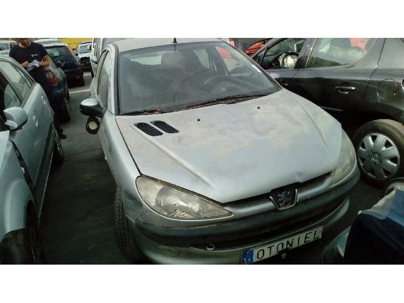 PEUGEOT 206 BERLINA