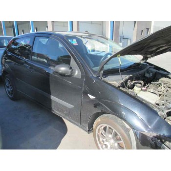 ford focus berlina (cak) del año 2001