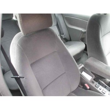 saab 9-3 berlina del año 2001