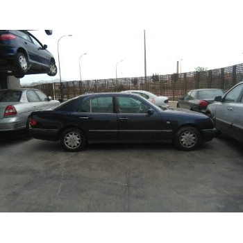 mercedes-benz clase e (w210) berlina del año 1999