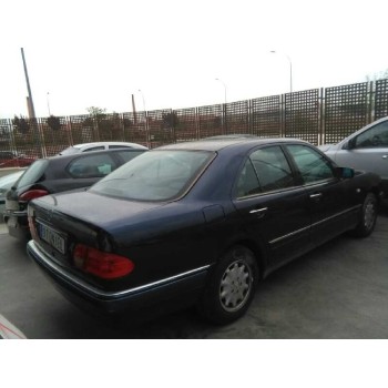 mercedes-benz clase e (w210) berlina del año 1999