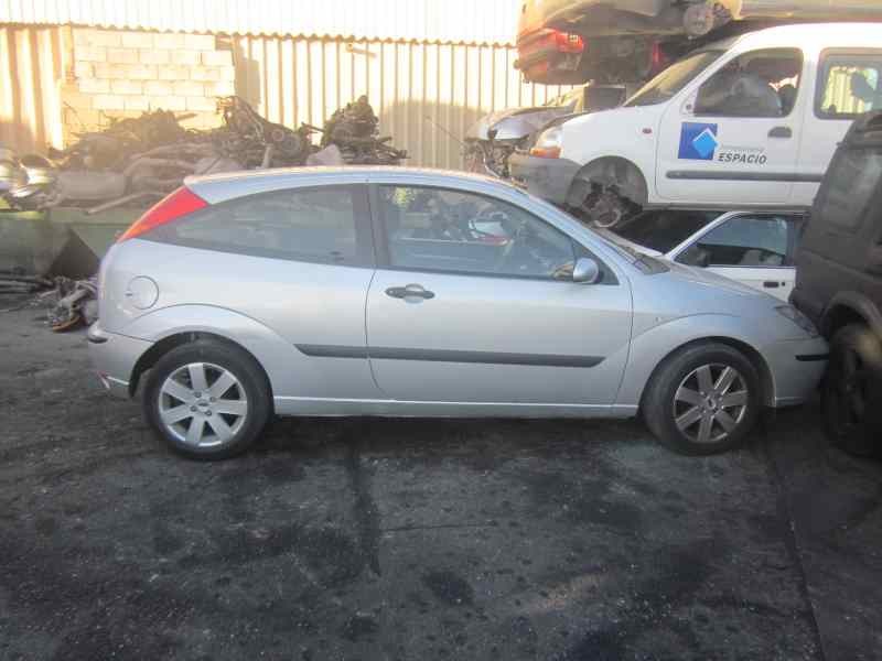ford focus berlina (cak) del año 2001