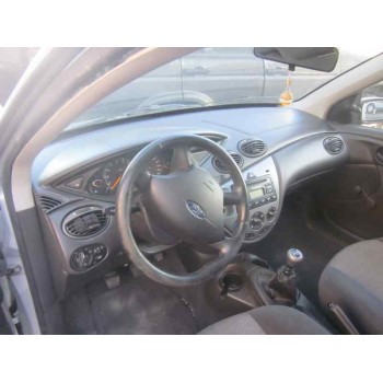 ford focus berlina (cak) del año 2001