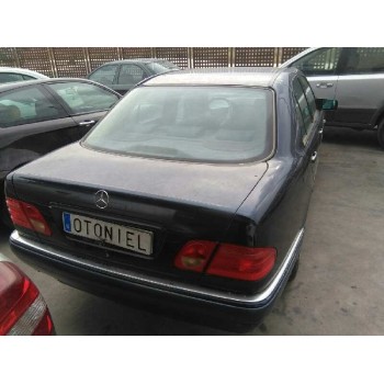 mercedes-benz clase e (w210) berlina del año 1999