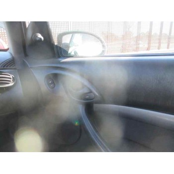 ford focus berlina (cak) del año 2001