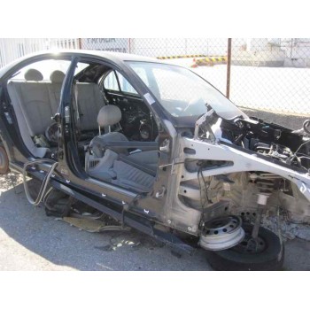 mercedes-benz clase e (w211) berlina del año 2005