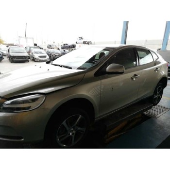 volvo v40 del año 2017