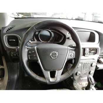 volvo v40 del año 2017