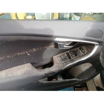 volvo v40 del año 2017