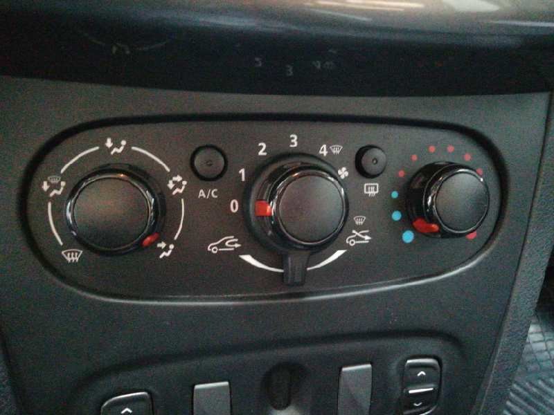 Recambio de mando calefaccion / aire acondicionado para dacia sandero stepway referencia OEM IAM A42303400  