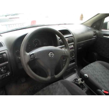 opel astra g berlina del año 2000