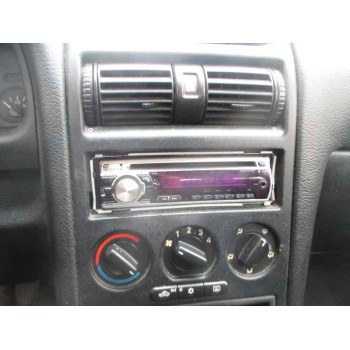 opel astra g berlina del año 2000