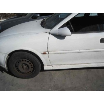 opel vectra b berlina del año 2001