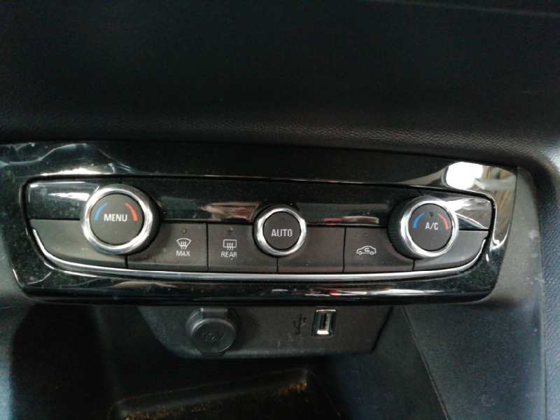 Recambio de mando climatizador para opel corsa f 1.2 referencia OEM IAM 39185000  