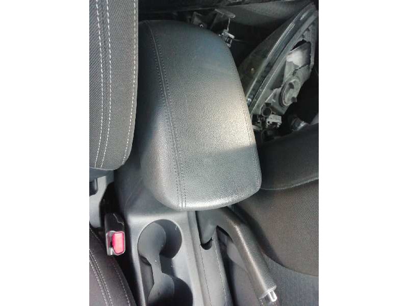 Recambio de apoyabrazos central para kia carens ( ) drive referencia OEM IAM   