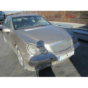 mercedes-benz clase c (w203) berlina del año 2002