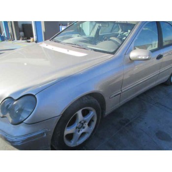mercedes-benz clase c (w203) berlina del año 2002