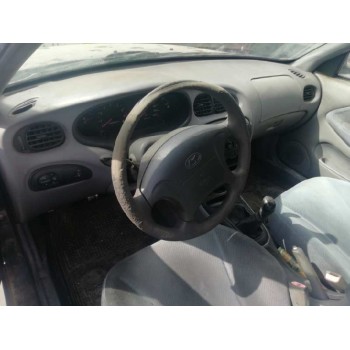 hyundai lantra berlina (rd) del año 2000