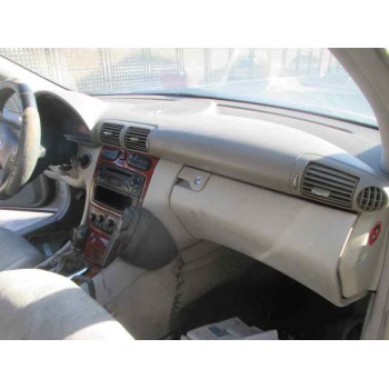 mercedes-benz clase c (w203) berlina del año 2002