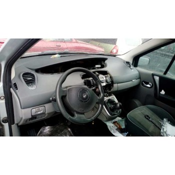 renault grand scenic del año 2004