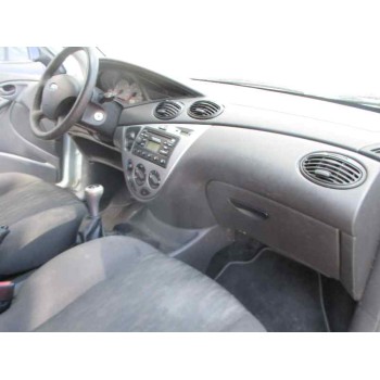 ford focus berlina (cak) del año 2003