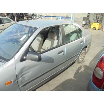 nissan primera berlina (p11) del año 2000