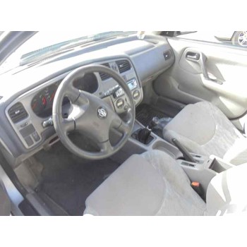 nissan primera berlina (p11) del año 2000