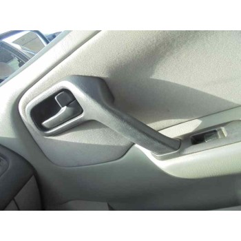 nissan primera berlina (p11) del año 2000